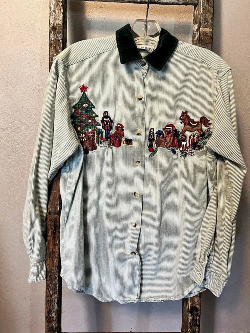 Vintage Casey & Max Embroidered Christmas Toys Button Shirt Medium